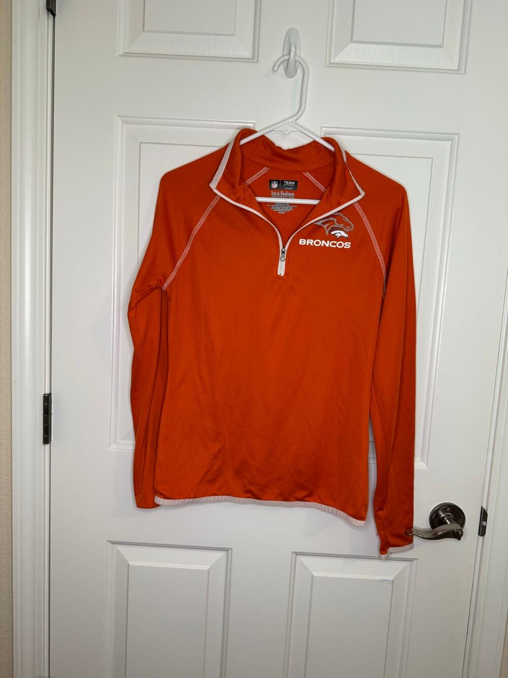 NFL Team Apparel Women's 1/4 zip Pullover Denver Broncos Orange Horse Logo S